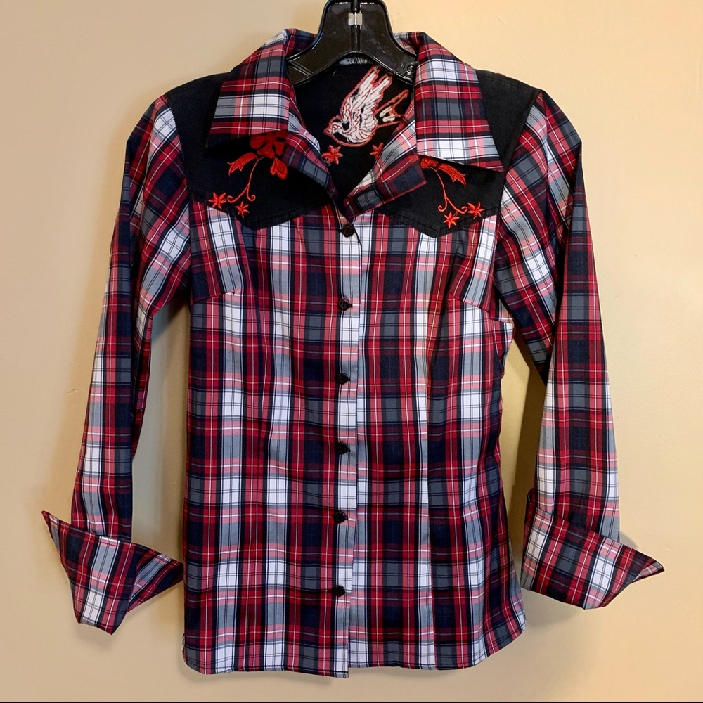 Collectif Brand Embroidered Swallows cowgirl, rockabilly shirt size small.